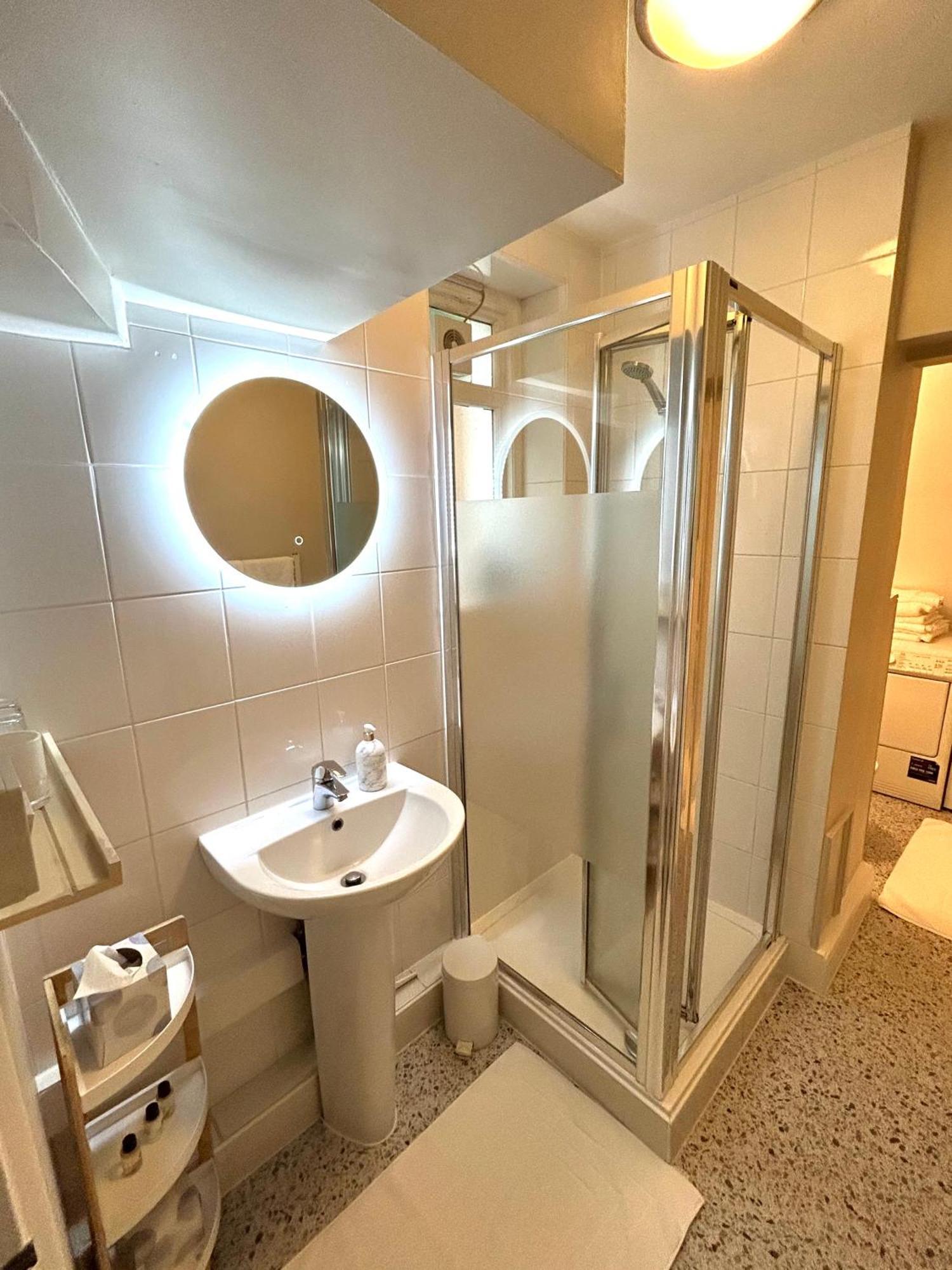 Spacious Comfortable Flat With Free Parking In East Finchley, Muswell Hill & Close To Alexandra Palace London Exteriör bild